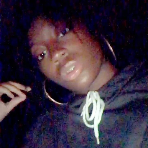 Meet your Posher, Anya - Picture 1 of 1